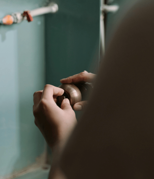 assainissement a hyères avec express'eau plombier 12