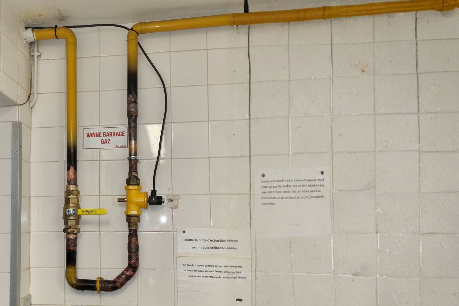 Curage de canalisation sur hyeres, la Crau et carqueiranne avec express'eau plombier & assainissement Curage de canalisation sur hyeres, la Crau et carqueiranne avec express'eau plombier & assainissement