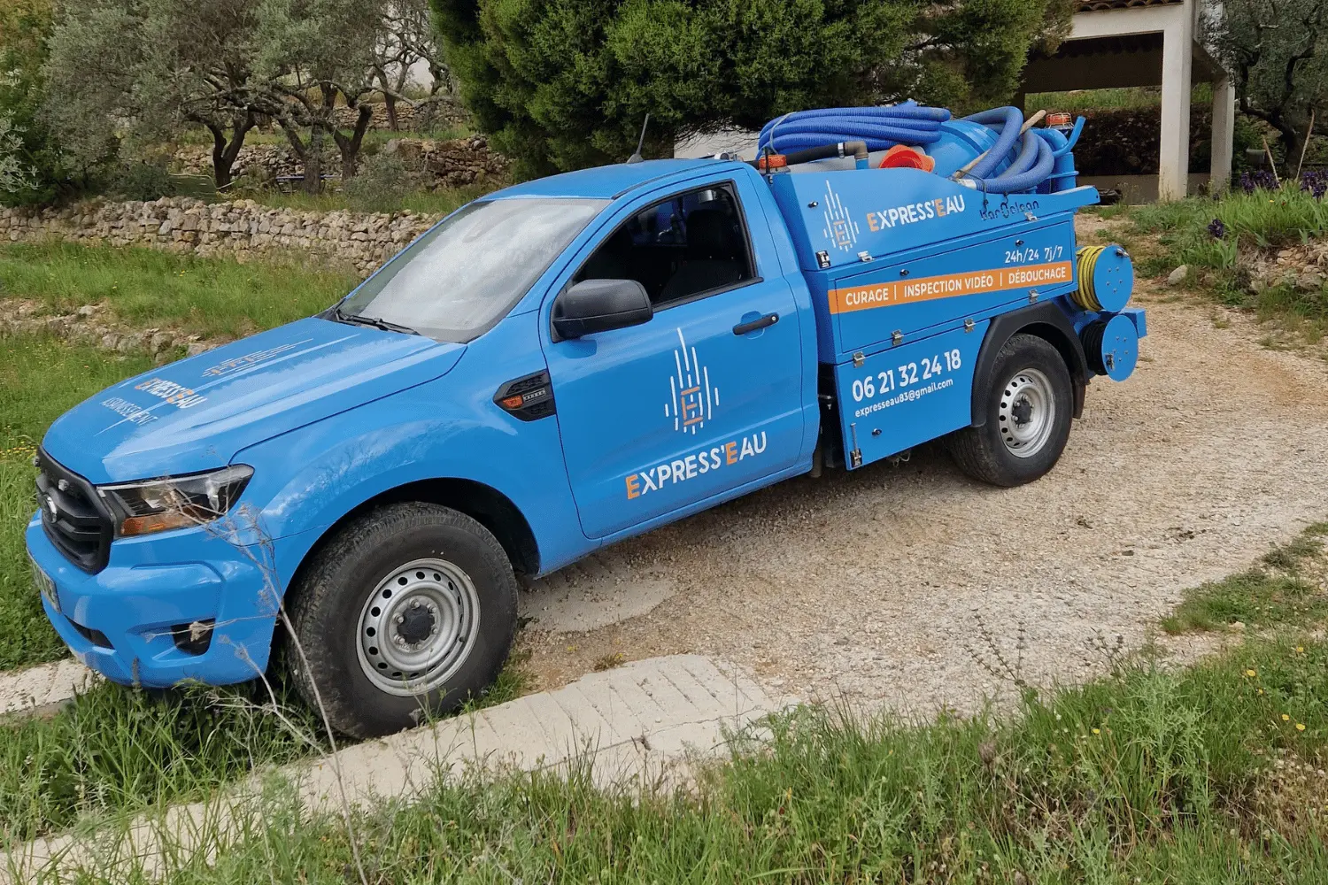 etape 1 de demande d'intervention rapide pour un plombier ou assainissement a hyeres